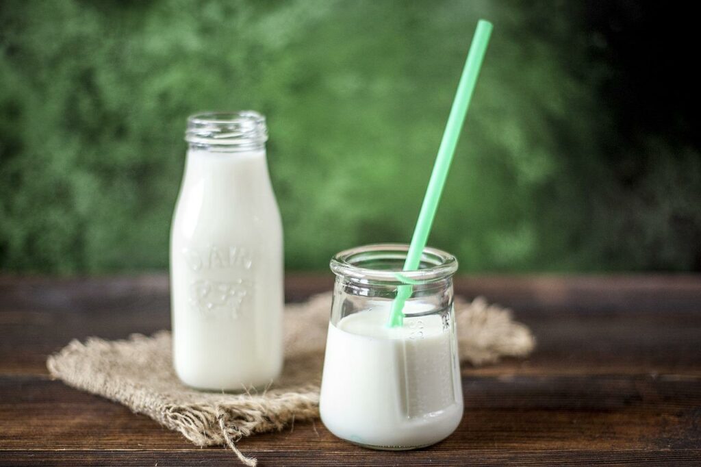Боремся с усталостью и апатией: полезные свойства молочных продуктов
